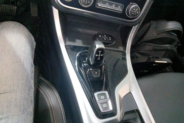 Used Lynk & Co 01 2019 2.0T Two-Wheel-Drive Pro Version China VI Standard
