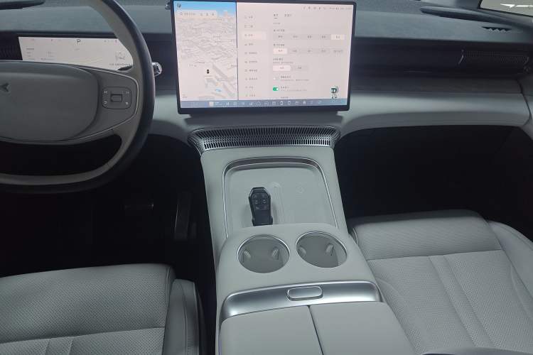 Used XPeng X9 2024 702 Ultra-Long Range Max
