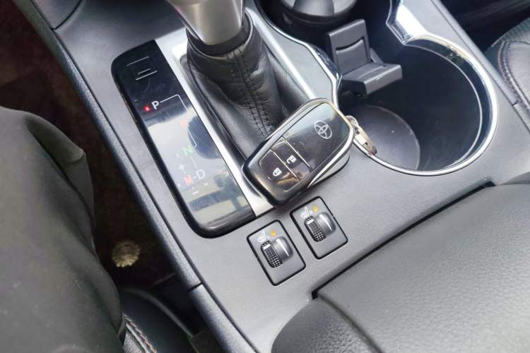 Used Toyota Highlander 2015 2.0T Four-Wheel Drive Luxury Edition 7-Seater