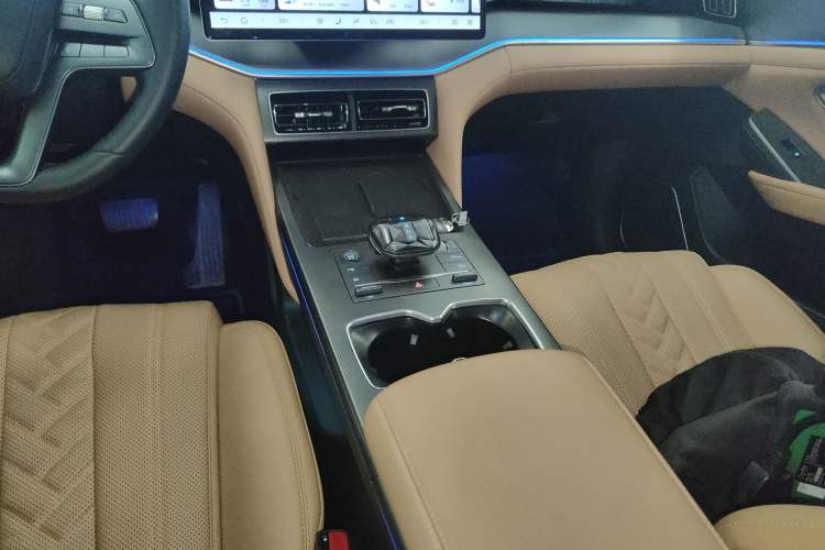 Used BYD Song L DM-i 2025 Intelligent Driving Version 160 km Beyond-Range Type