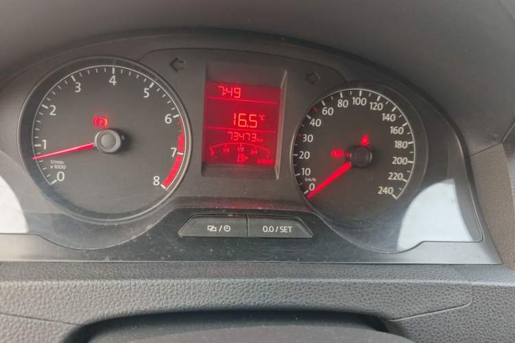 Used Volkswagen Santana 2015 1.6L Manual Fashion Edition
