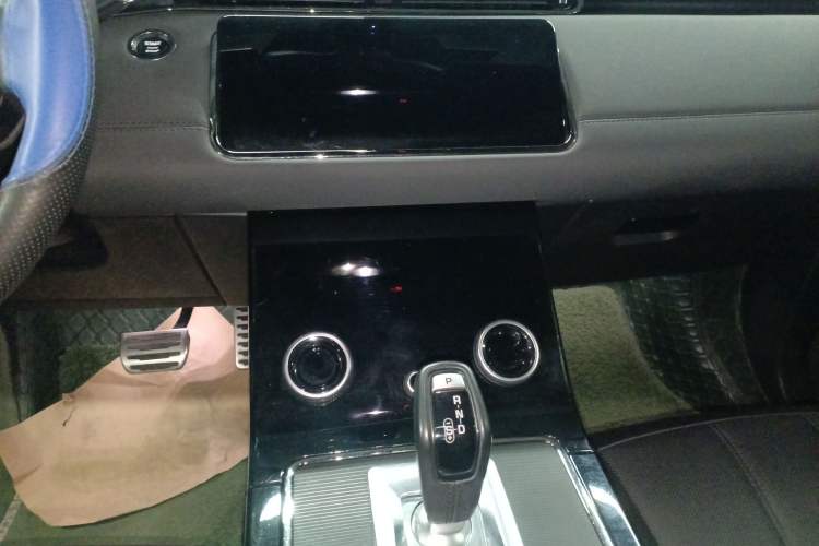 Used Land Rover Range Rover Evoque 2020 249 PS R-DYNAMIC SE Sport Technology Edition
