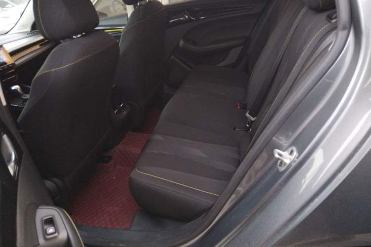 Used Roewe i5 2021 1.5L CVT Platinum Edition