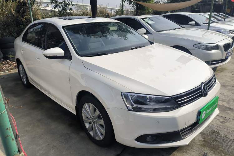 Used Volkswagen Sagitar 2014 Revised Version 1.4TSI Automatic Luxury Edition
