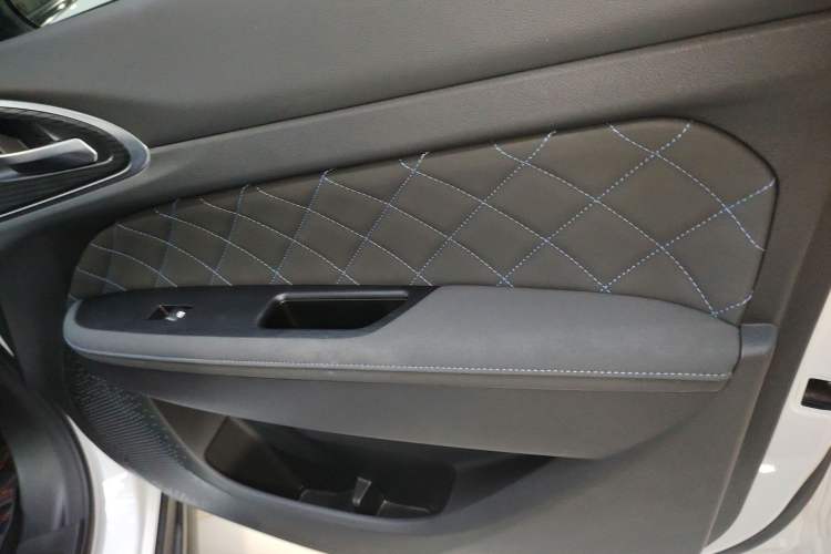 Used ORA Good Cat 2021 500km Long-Range Poseidon Edition Lithium-Ion Battery
