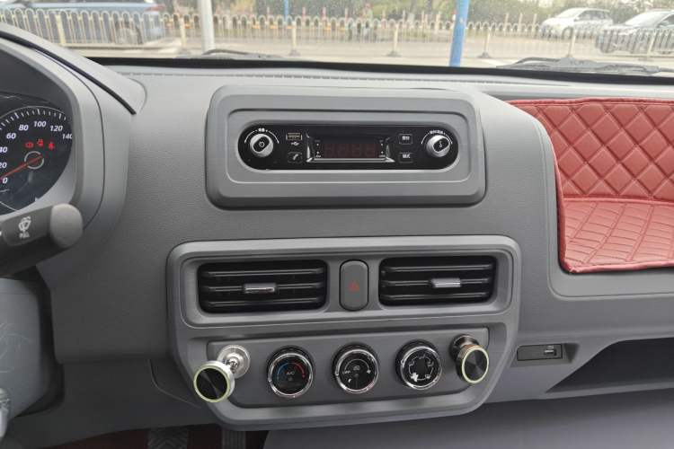 Used Wuling Yangguang 
