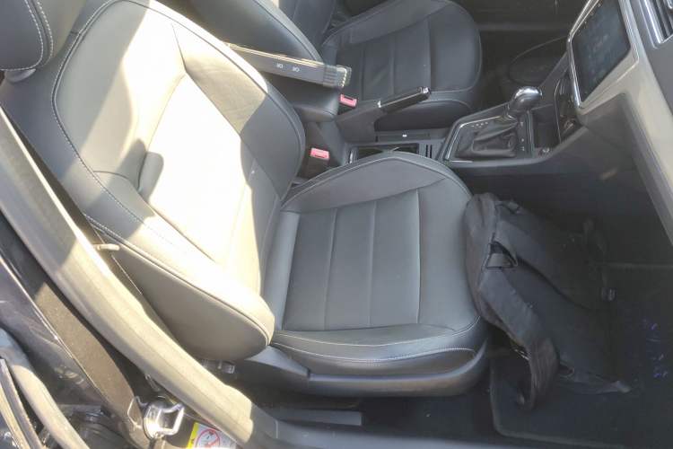 Used Volkswagen Lavida 2015 1.6L Automatic Comfort Edition
