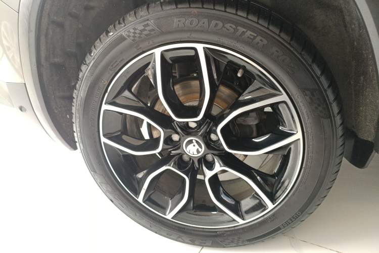 Used Skoda Kodiaq 2019 Facelifted TSI380 7-Seater All-Wheel-Drive Flagship Version China VI Standard
