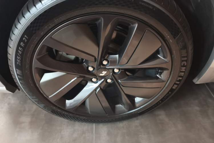 Used Li Auto L9 2022 Max model
