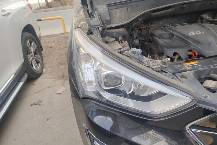 Used Hyundai Santa Fe 2013 2.4L Automatic Two-Wheel Drive Smart Version