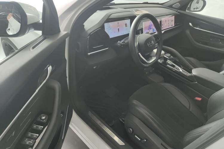 Used Geely Auto Monjaro L 2024 2.0TD High-Power Automatic Two-Wheel Drive Skyline Edition
