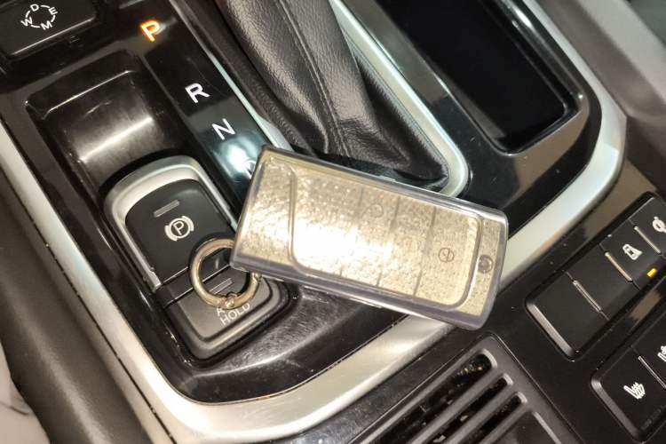 Used GAC Trumpchi GS8 2017 320T Two-Wheel Drive Luxury Smart Connectivity Version (7 Seats)