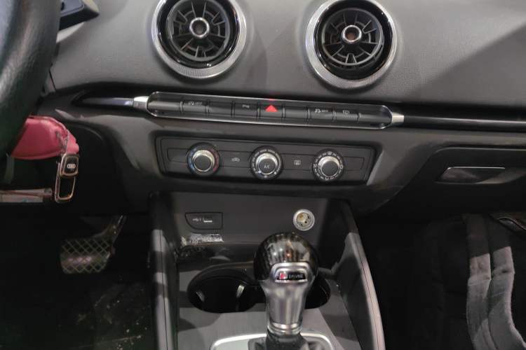 Used Audi A3 2019 Limousine 35 TFSI Fashion Edition China V standard
