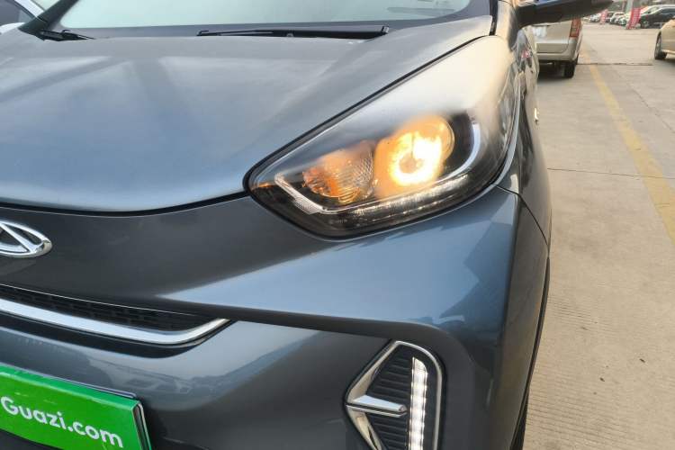 Used Chery Little Ant 2022 Sweet Pink Edition Half-Sugar Version Lithium Iron Phosphate 29.2 kWh 30 kW 301 km