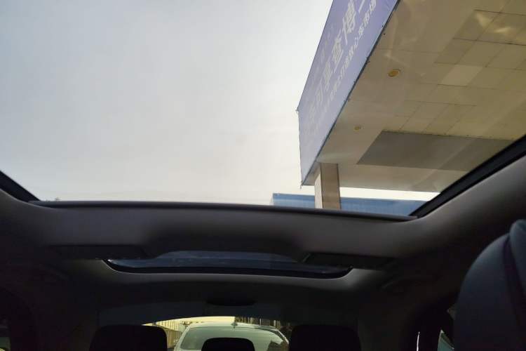 Used Mercedes-Benz C-Class 2017 Facelift C 200 L Sport Edition