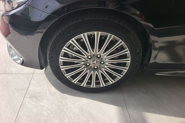 Used Mercedes-Benz E-Class 2018 Restyled E 300 L Sporty and Stylish Edition
