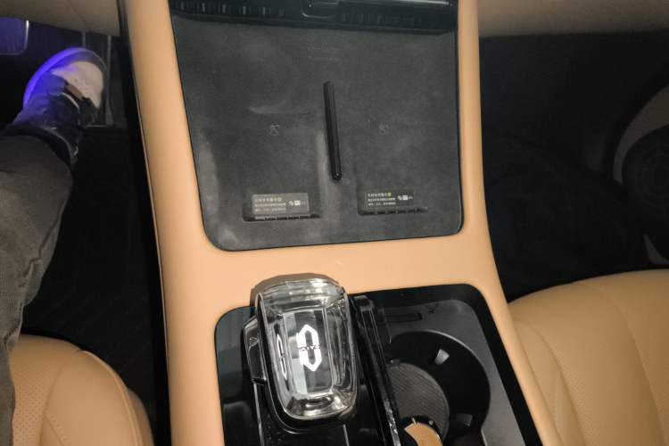 Used Hima AITO M7 2024 1.5T Rear-Drive Plus Version 5 Seats
