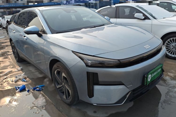 Used  L6 2025 EM-i 140km Starship Edition
