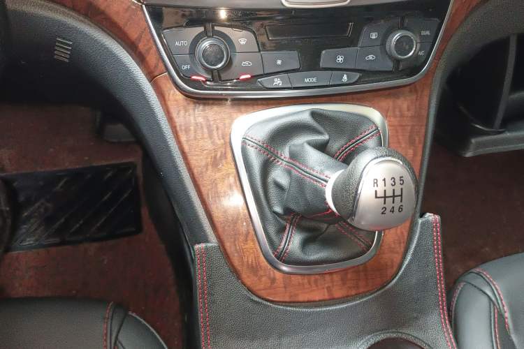 Used Haval H6 2017 Red-Label Sport Edition 1.5T Manual Two-Wheel Drive Elite Model
