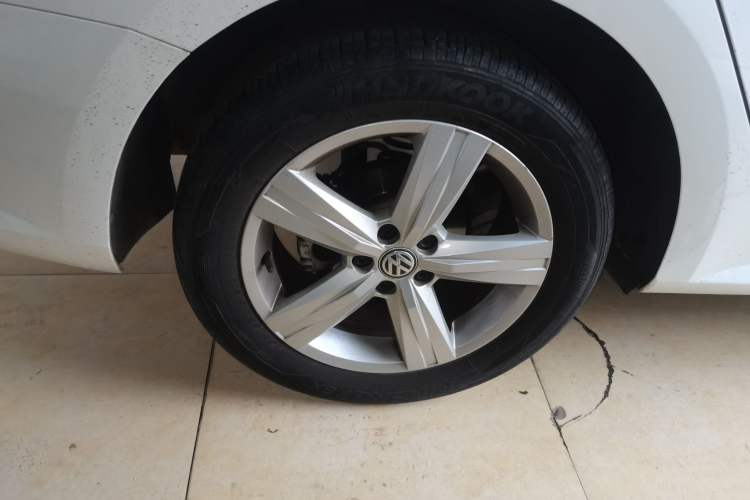 Used Volkswagen Lavida 2017 1.6L Automatic Fashion Edition
