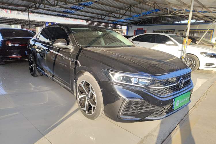 Used Volkswagen Passat 2023 Restyled 330TSI Starry Luxury Edition
