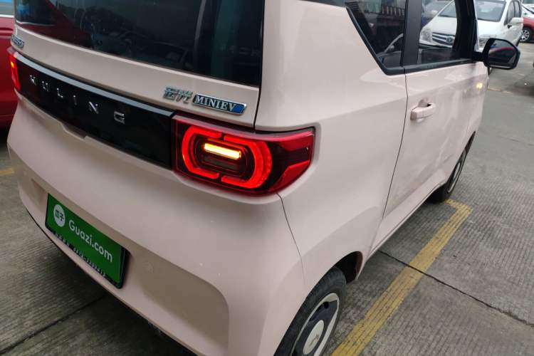 Used Wuling Hongguang MINIEV 2022 Macaron Premium Model – Lithium Ternary Battery
