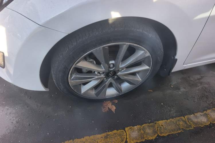 Used Hyundai Elantra 2015 1.6L Automatic Leading Model
