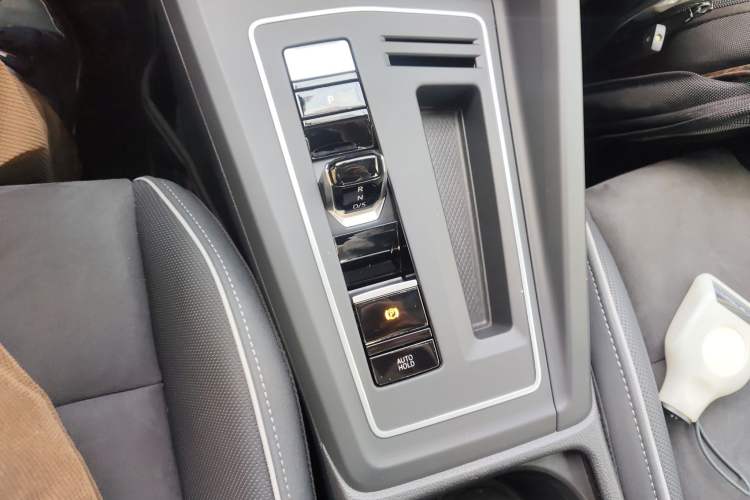 Used Volkswagen Golf 2023 Facelift 280TSI DSG R-Line Lite
