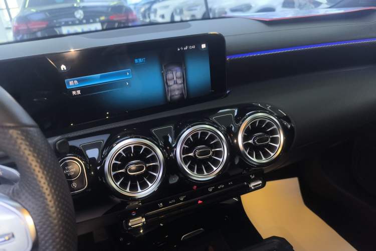 Used Mercedes-Benz A-Class 2022 Revised Version A 200 L Sport Sedan Fashionable Style