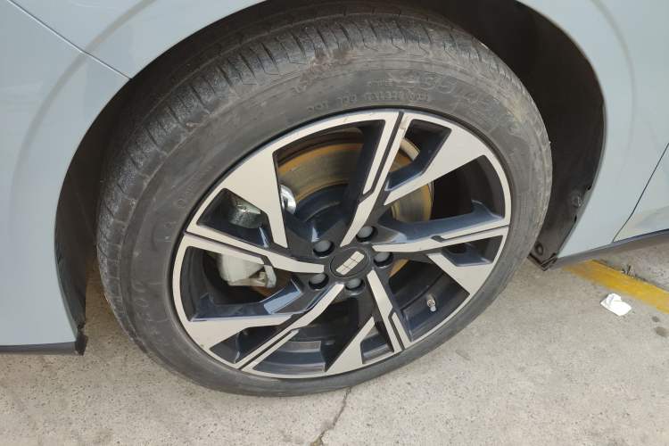 Used  L6 2023 125km Starship