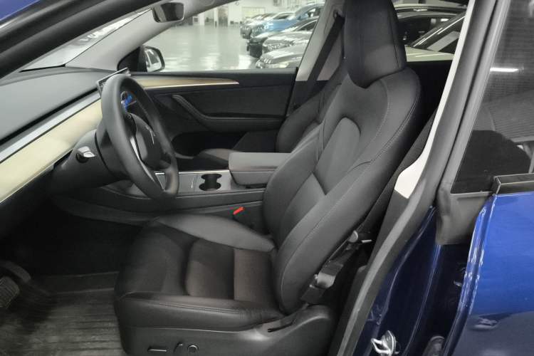 Used Tesla Model Y 2022 Rear-Wheel-Drive Version
