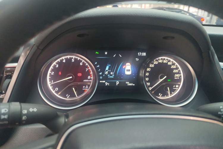 Used Toyota Camry 2021 2.0G Luxury Edition
