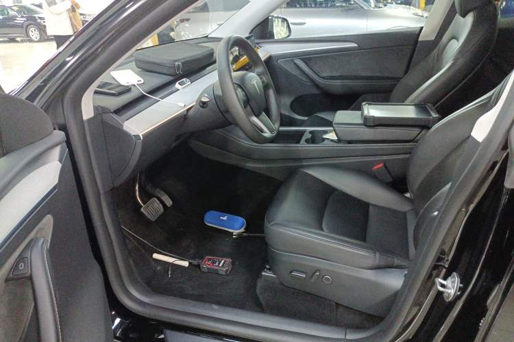 Used Tesla Model Y 2024 Rear-Wheel-Drive Version
