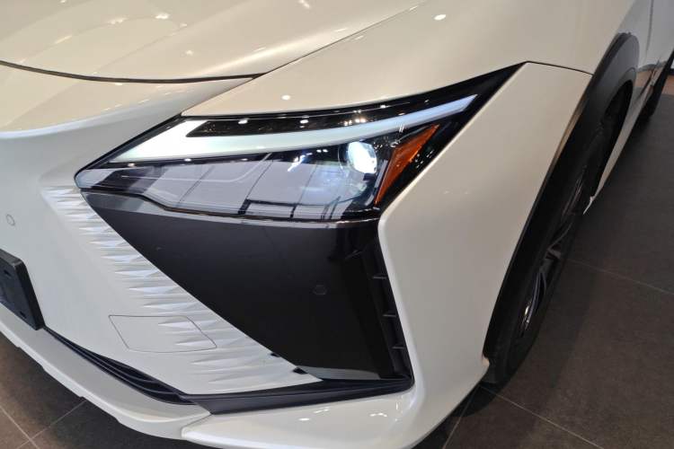 Used Lexus RZ 2023 450e All-Wheel Drive Luxury Edition
