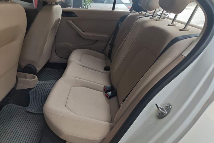 Used Volkswagen Jetta 2015 Value Edition 1.6L Manual Fashionable Style