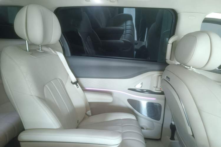 Used VOYAH Dream 2024 PHEV Extended-Range Premium Edition
