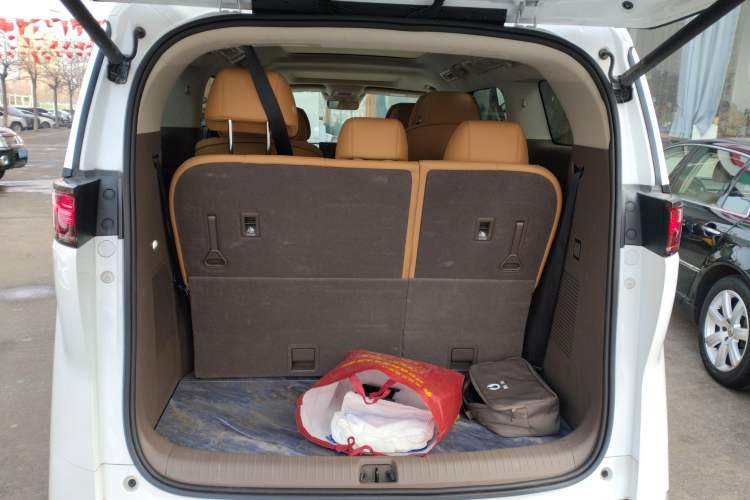 Used Denza D9 2022 DM-i 970 Four-Wheel Drive Flagship Model
