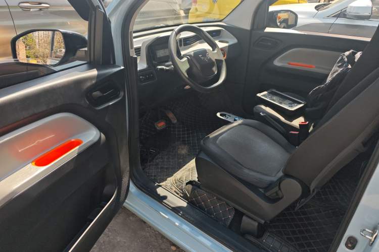 Used Wuling Hongguang MINIEV 2022 Macaron Fashion Model Lithium Iron Phosphate
