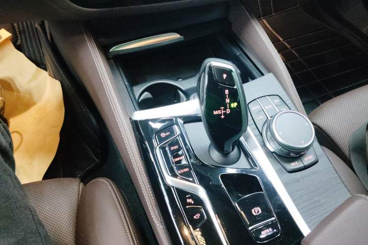 Used BMW 5 Series 2023 530Li Luxury Edition M Sport Package