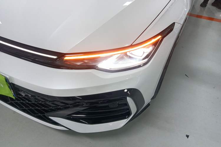 Used Volkswagen Golf 2025 300TSI R-Line