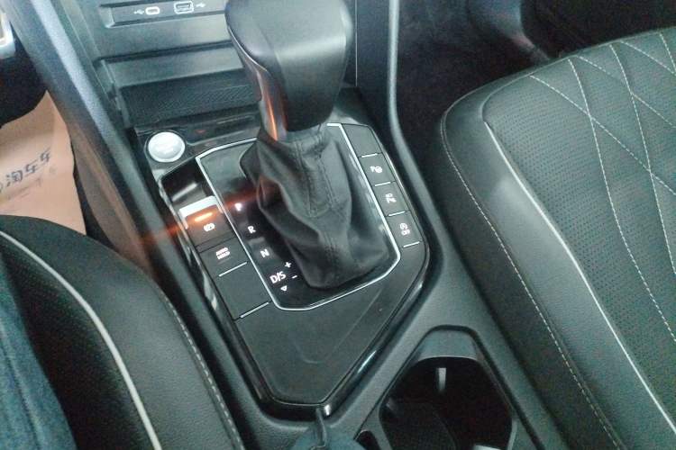 Used Volkswagen Tiguan L 2023 Restyled 330TSI Automatic Two-Wheel Drive R-Line Enhanced Comfort Version