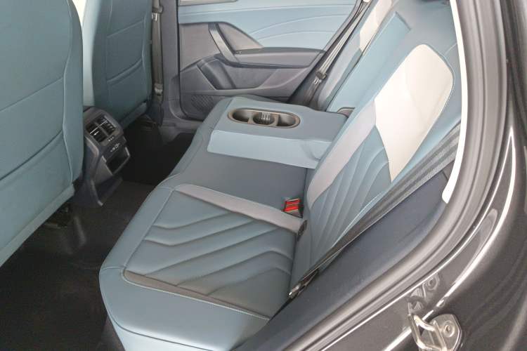 Used Volkswagen Tharu 2023 300TSI Two-Wheel-Drive Full Moon Edition
