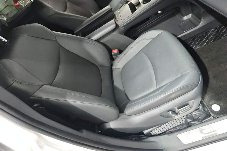 Used Toyota Sienna 2023 2.5L Hybrid Platinum Edition