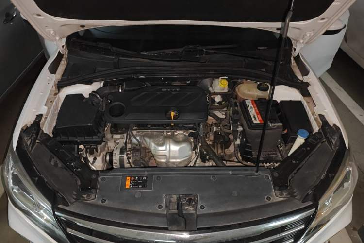 Used Roewe i5 2020 1.5L Manual 4G Connect Luxury Edition