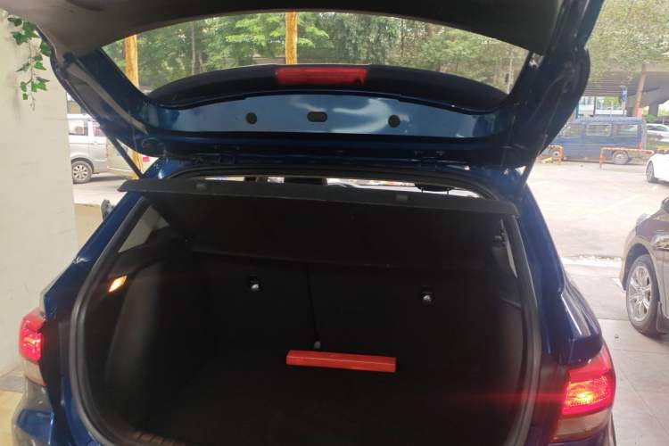 Used Kia KX Cross 2017 1.4L AT GLS
