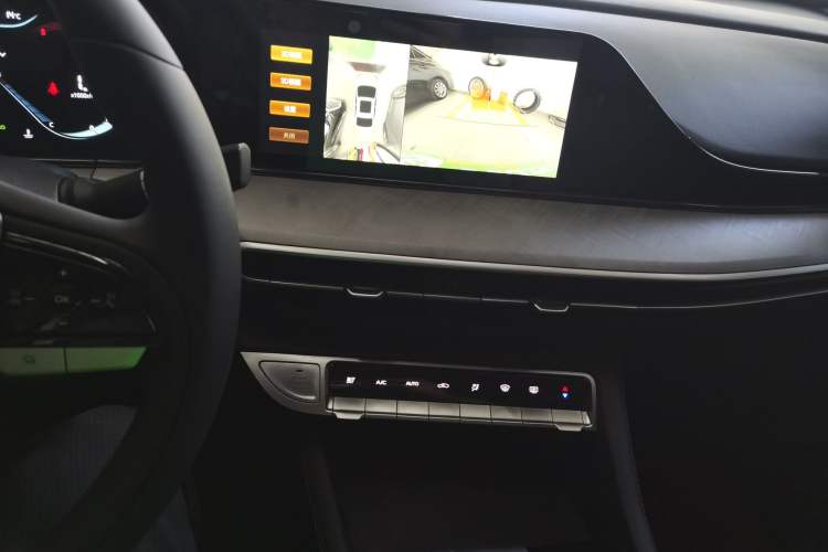 Used Changan Eado 2024 PLUS Blue Whale NE 1.4T GDI DCT High-Energy Edition
