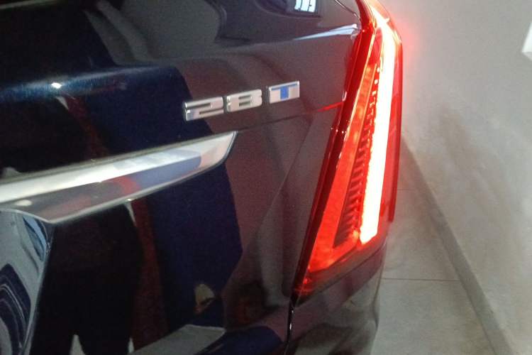 Used Cadillac XT5 2022 2.0T Two-Wheel Drive Luxury Version