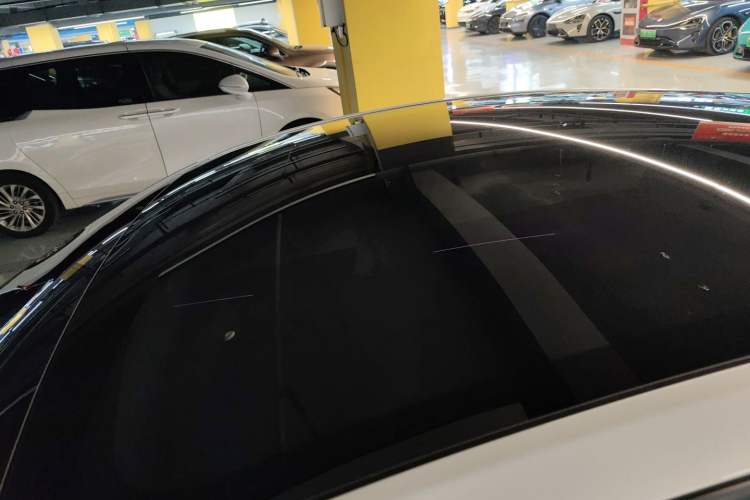 Used Tesla Model Y 2025 Rear-Wheel-Drive Version
