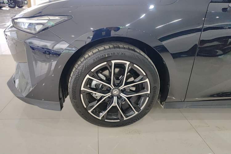 Used Changan UNI-V iDD 2024 Blue Whale Smart Electric iDD 136km Luxury Model
