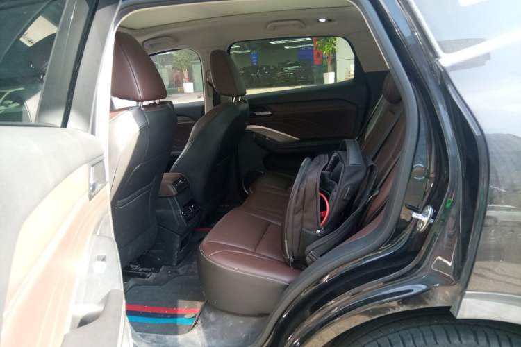 Used Wey VV6 2020 2.0T Two-Wheel Drive Smart Enjoyment+